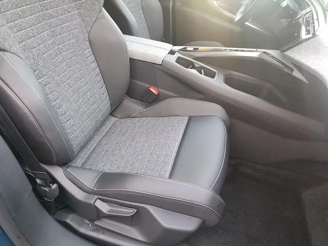 Peugeot 3008 - Thumbnail 9