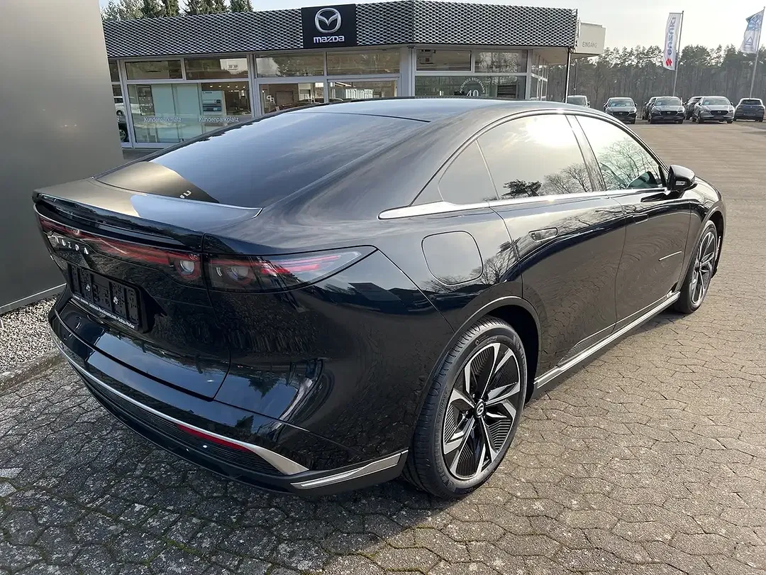 Mazda 6e - Thumbnail 2