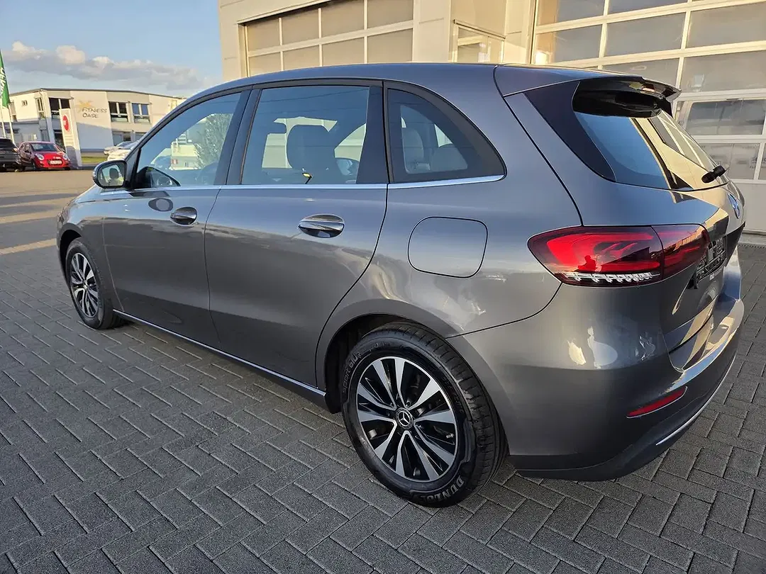 Mercedes-Benz B 200 - Thumbnail 4