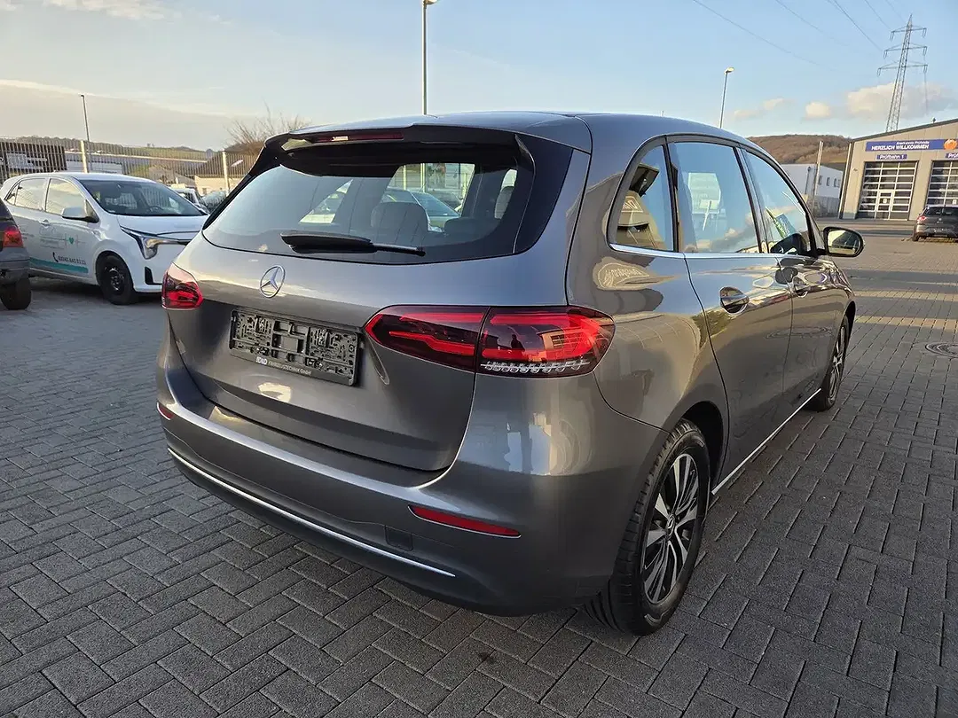 Mercedes-Benz B 200 - Thumbnail 5