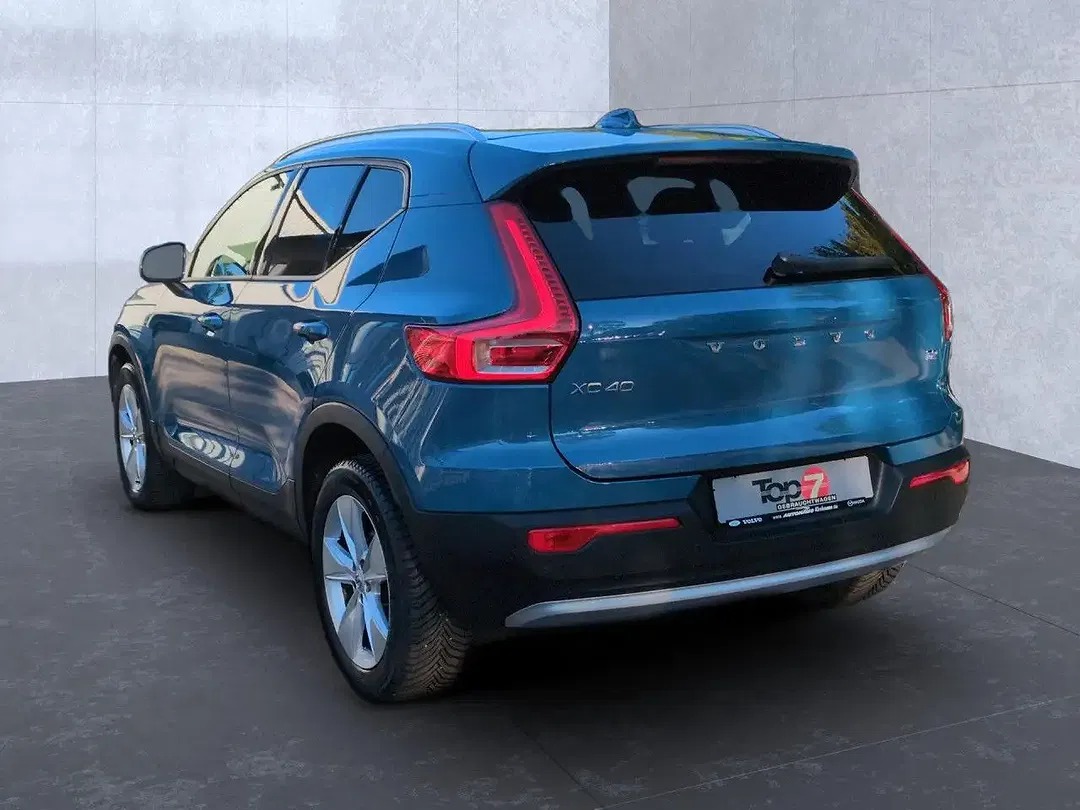 Volvo XC40 - Thumbnail 2
