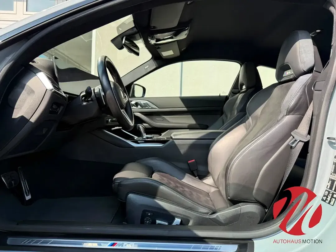 BMW M4 - Thumbnail 11