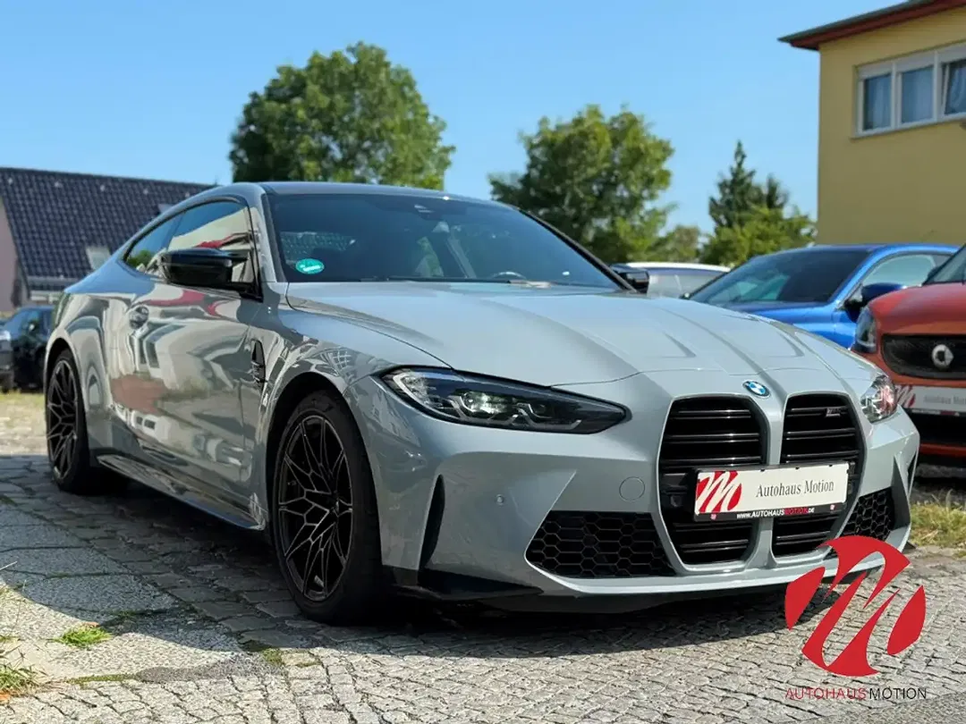BMW M4 - Thumbnail 2