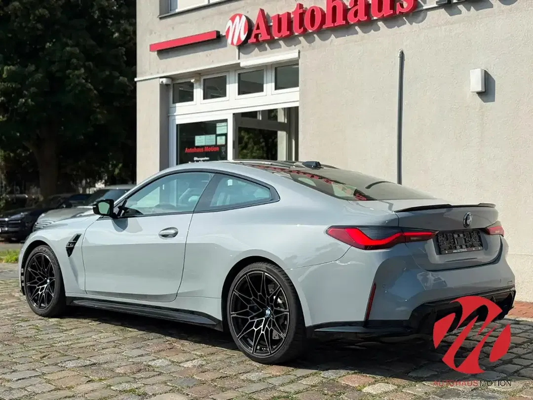 BMW M4 - Thumbnail 6
