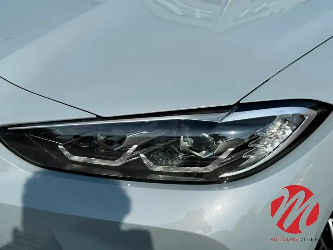 BMW M4 - Thumbnail 8