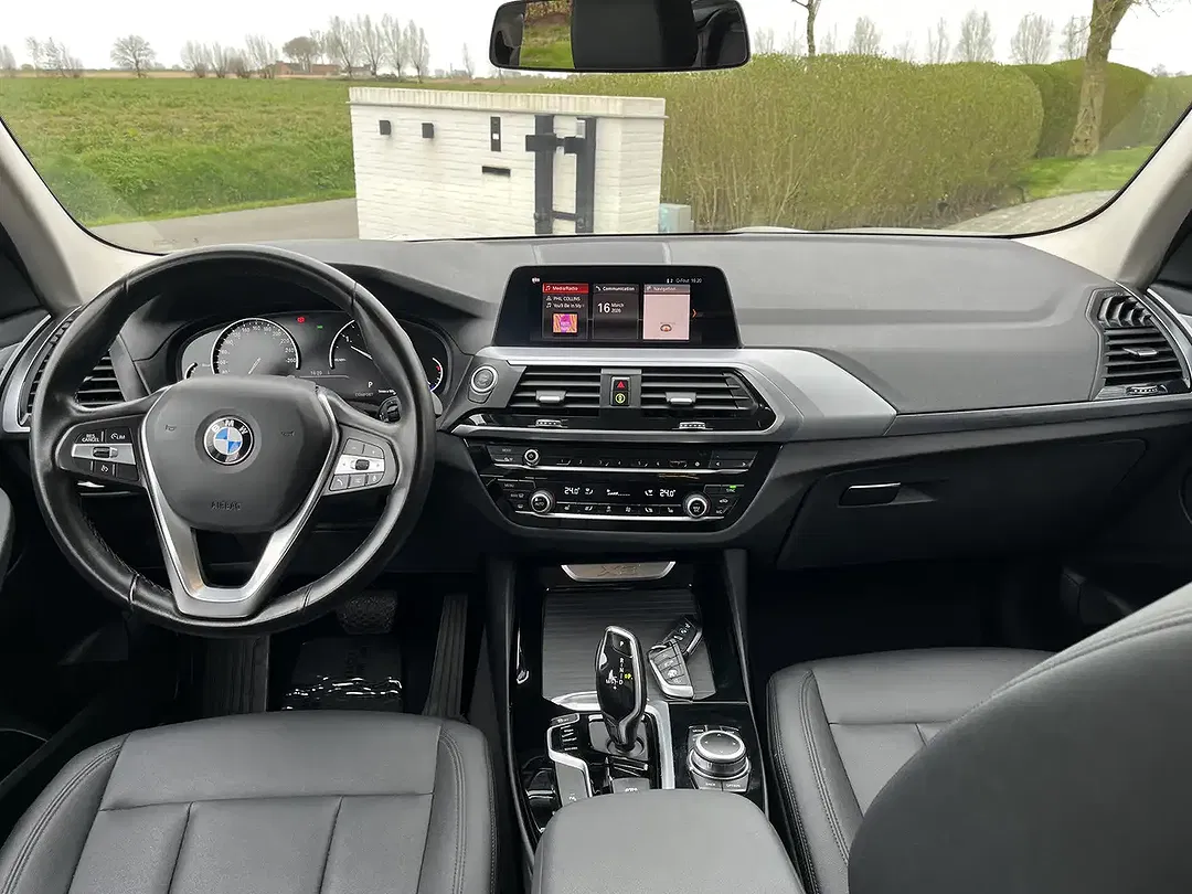 BMW X3 - Thumbnail 2