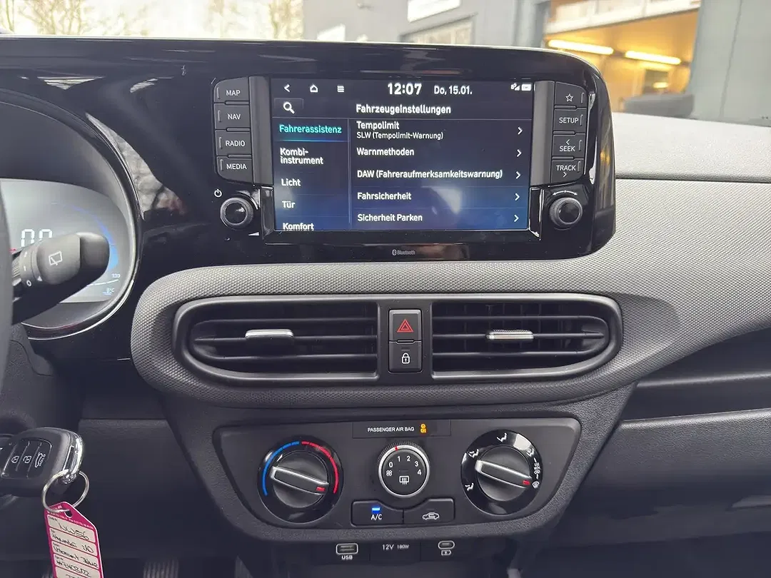 Hyundai i10 - Thumbnail 15