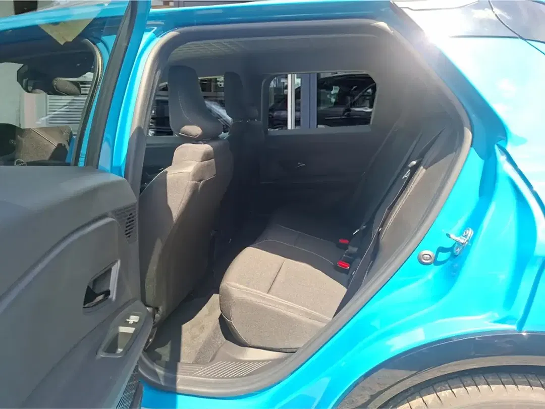 Nissan Micra - Thumbnail 8
