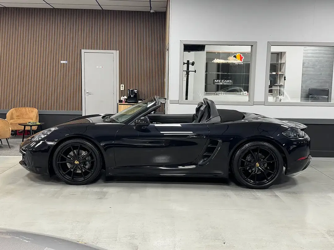 Porsche Boxster - Thumbnail 6