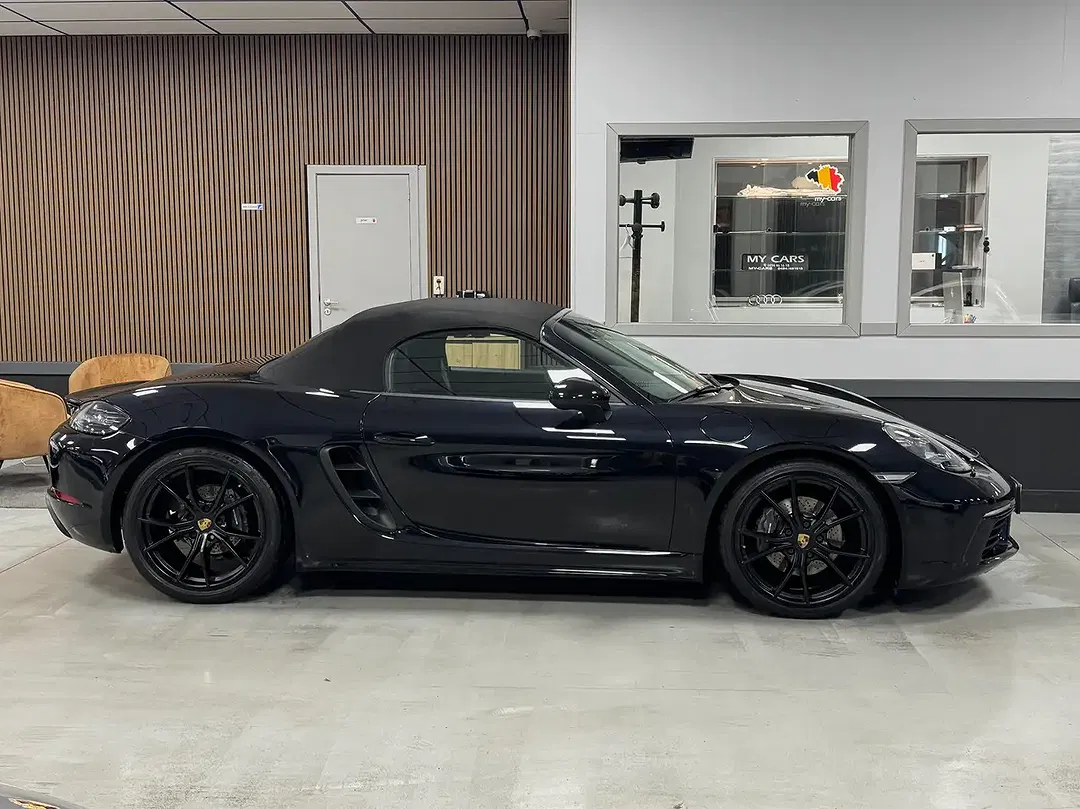 Porsche Boxster - Thumbnail 4