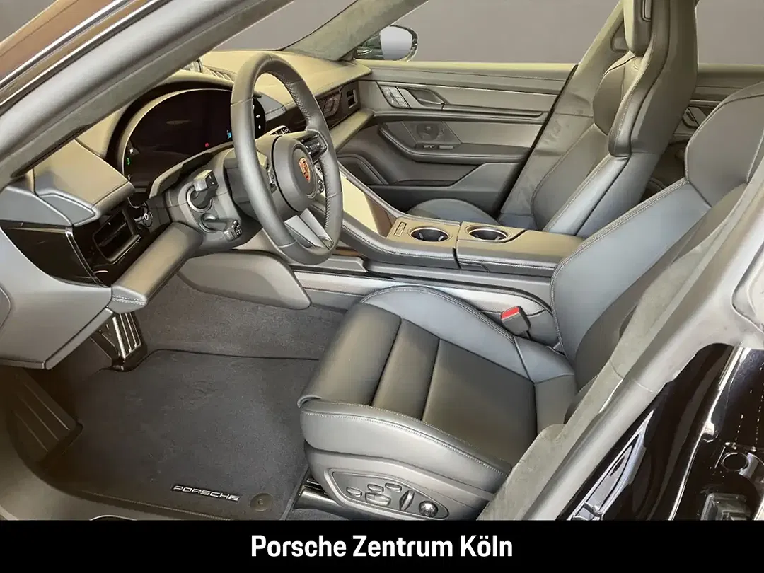 Porsche Taycan - Thumbnail 13
