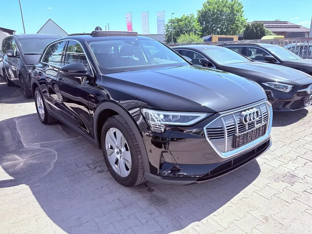 Audi e-tron - Thumbnail 4