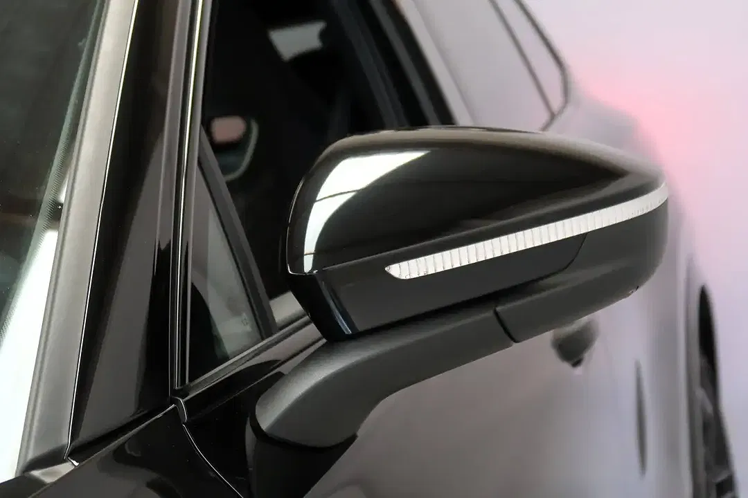Volkswagen Tiguan - Thumbnail 11