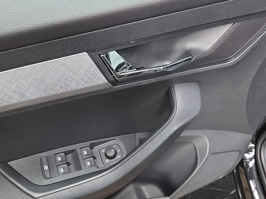 Skoda Karoq - Thumbnail 5