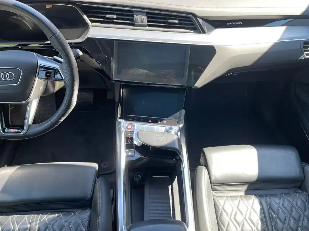 Audi SQ8 e-tron - Thumbnail 13