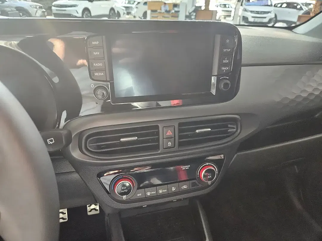 Hyundai i10 - Thumbnail 11