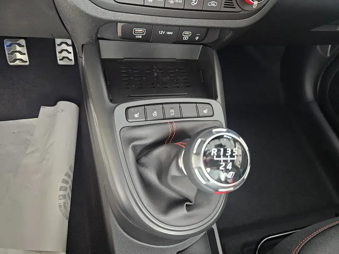 Hyundai i10 - Thumbnail 12