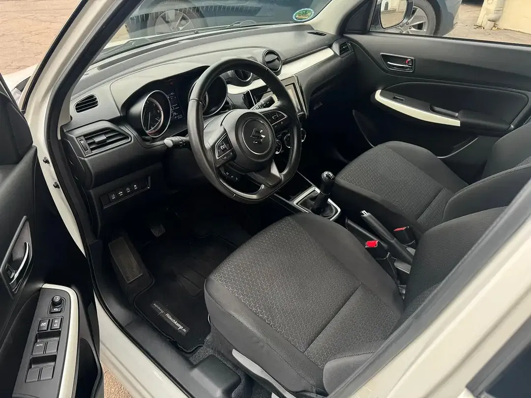 Suzuki Swift - Thumbnail 10