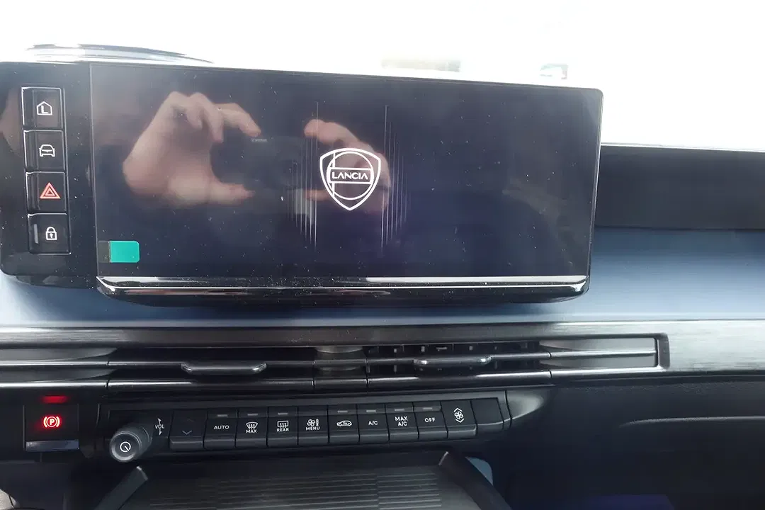 Lancia Ypsilon - Thumbnail 10