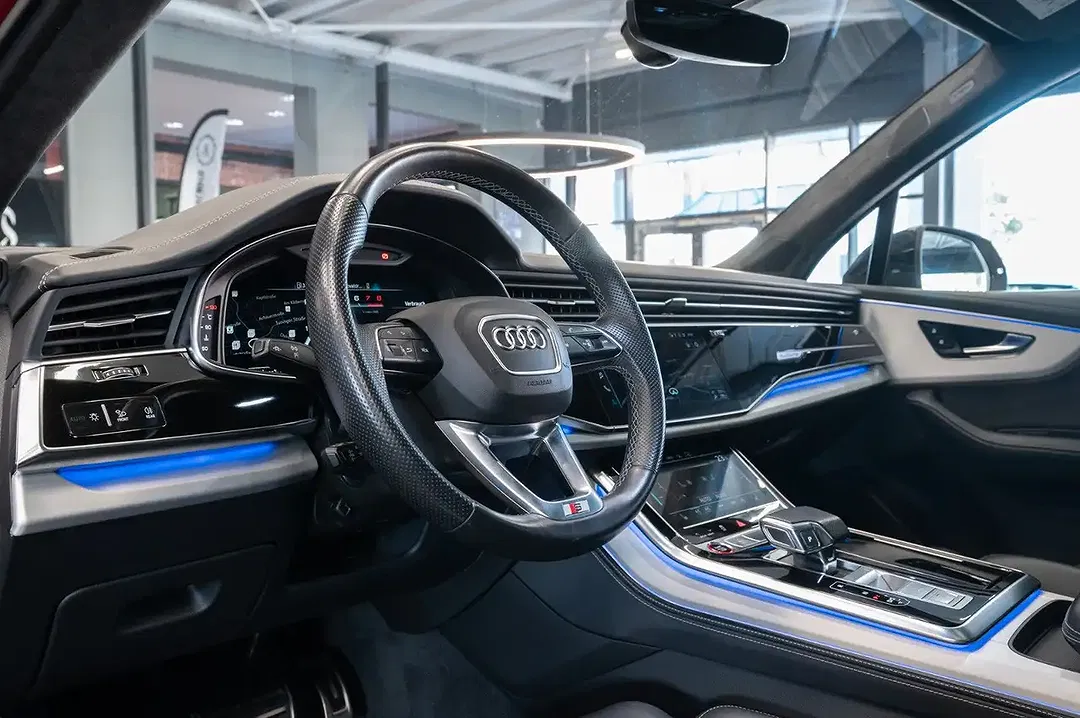 Audi SQ7 - Thumbnail 13