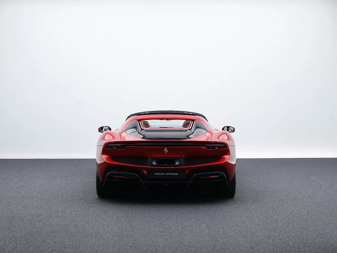 Ferrari 296 GTS - Thumbnail 7