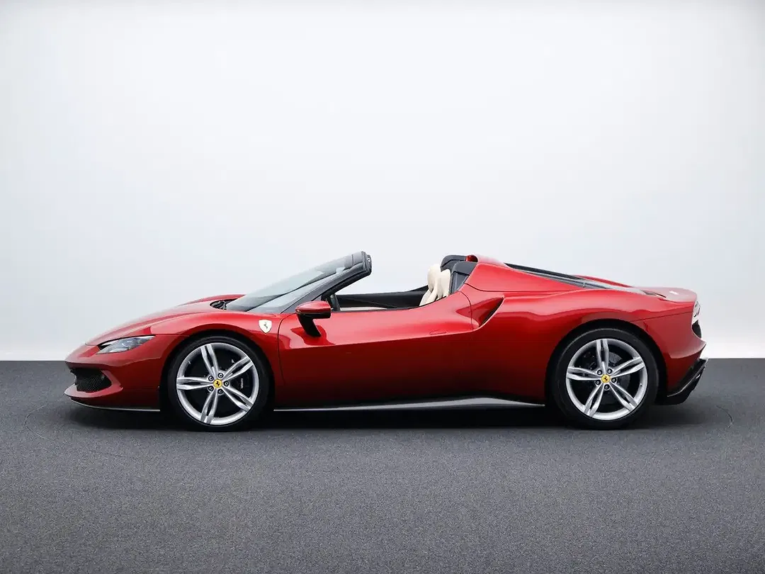 Ferrari 296 GTS - Thumbnail 9