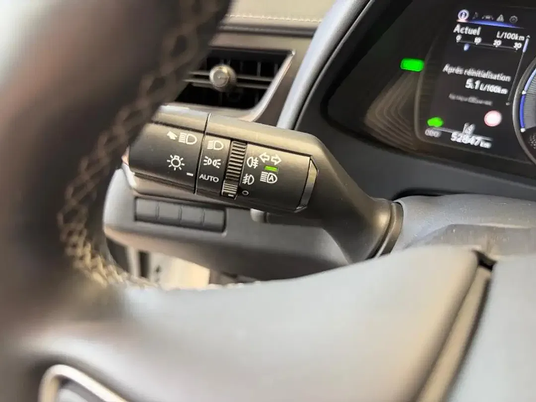 Lexus UX 250h - Thumbnail 14