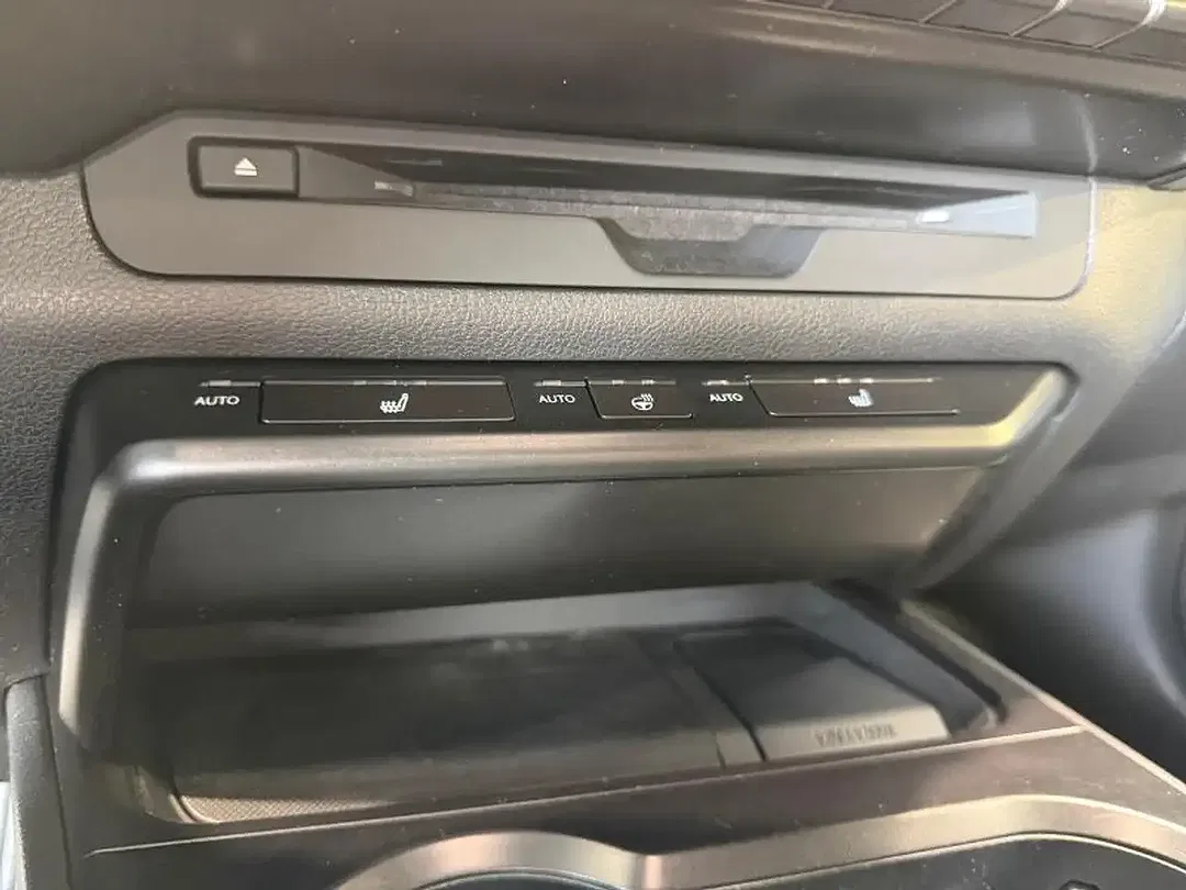 Lexus UX 250h - Thumbnail 17