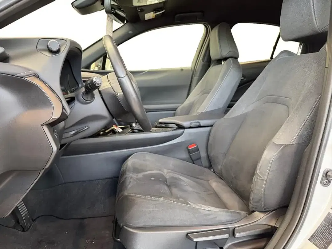 Lexus UX 250h - Thumbnail 7