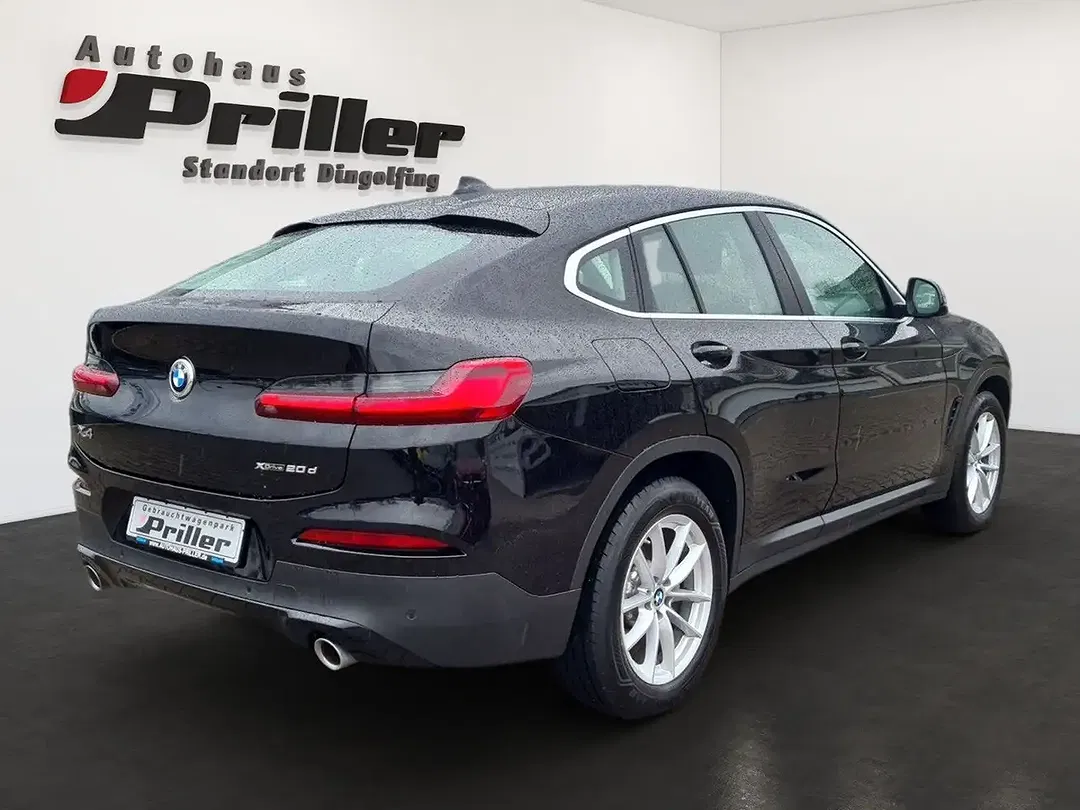 BMW X4 - Thumbnail 3