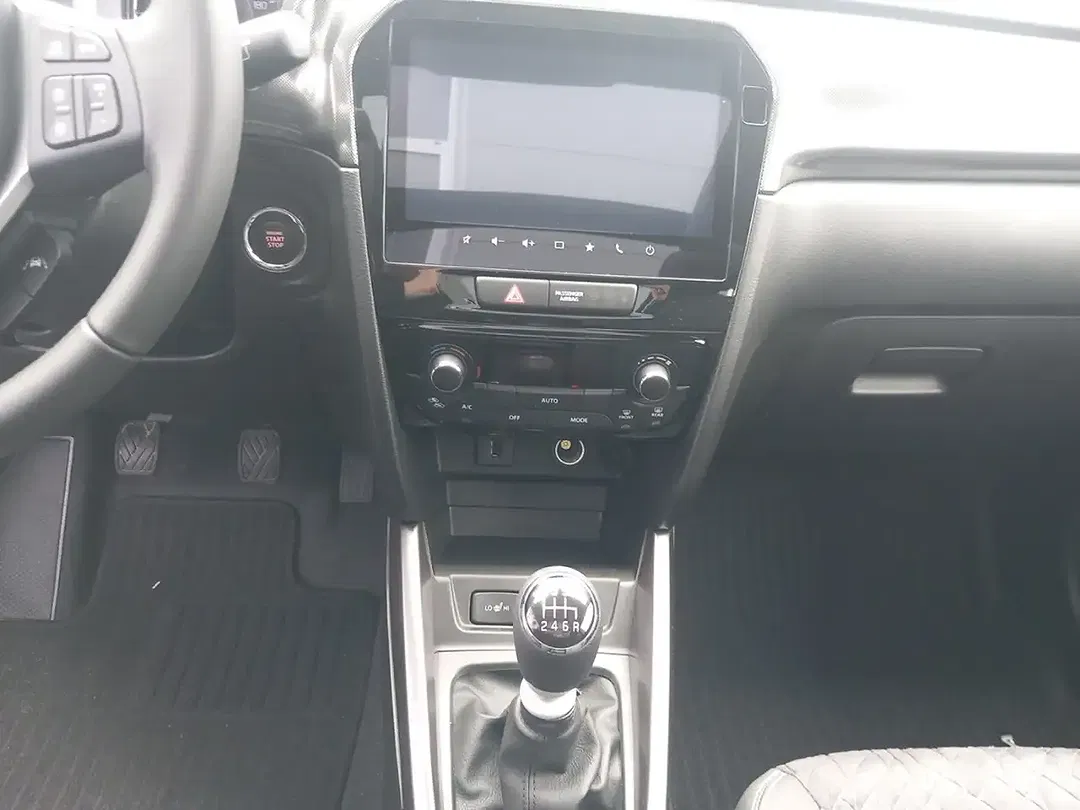 Suzuki Vitara - Thumbnail 13