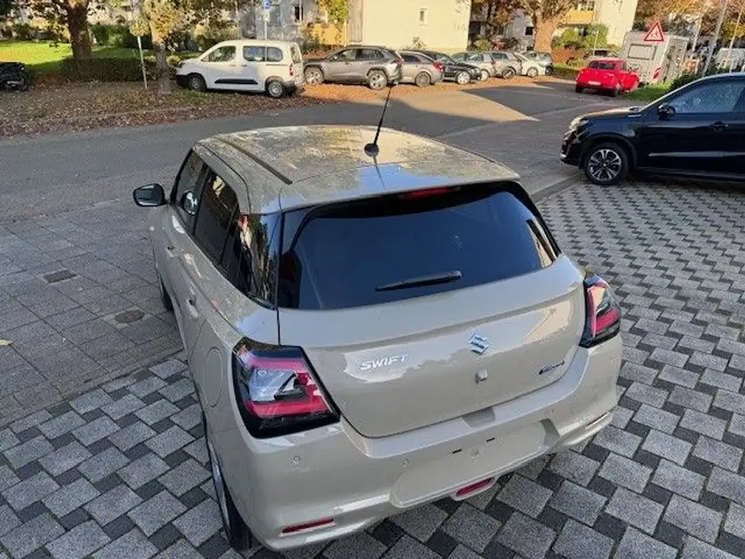 Suzuki Swift - Thumbnail 9