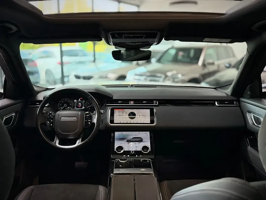 Land Rover Range Rover Velar - Thumbnail 3