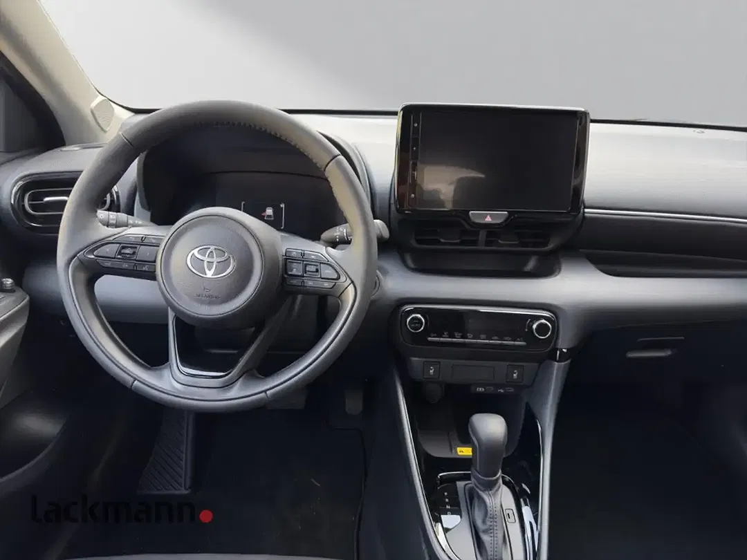 Toyota Yaris - Thumbnail 12