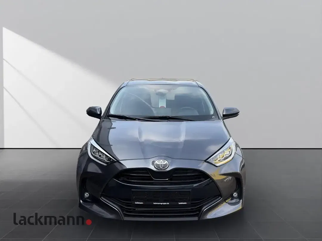 Toyota Yaris - Thumbnail 3