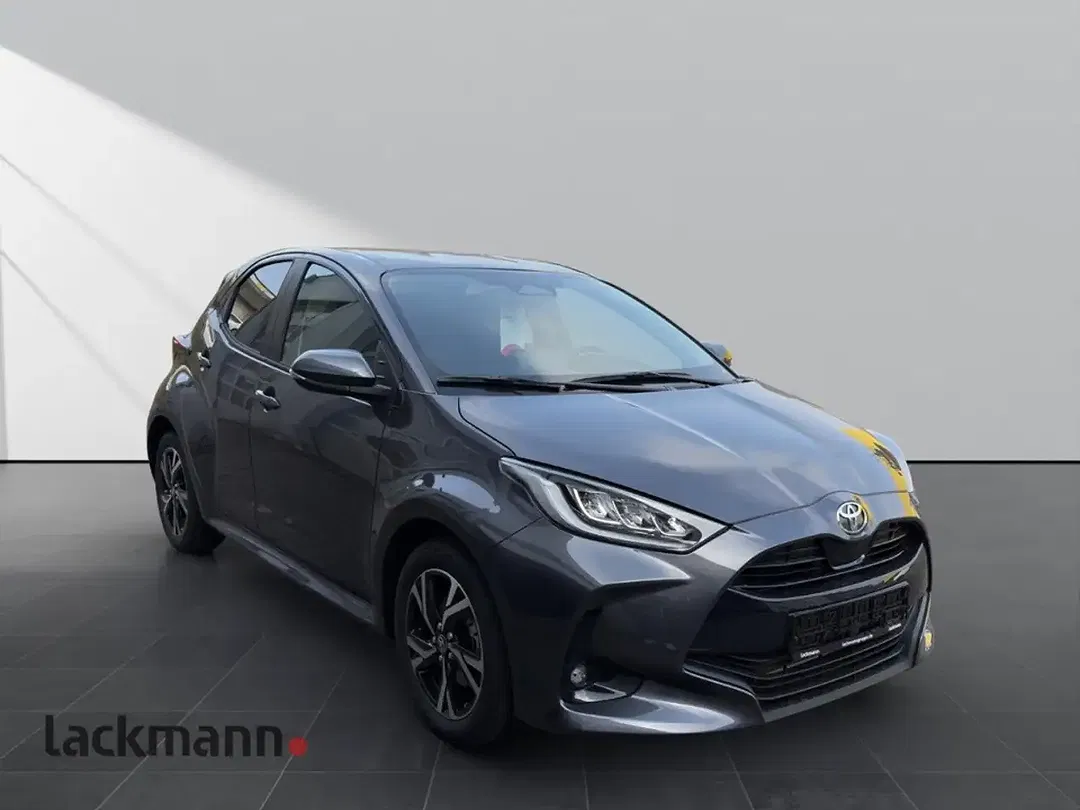 Toyota Yaris - Thumbnail 4