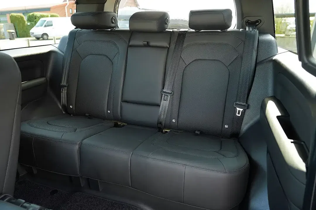 Land Rover Defender - Thumbnail 13