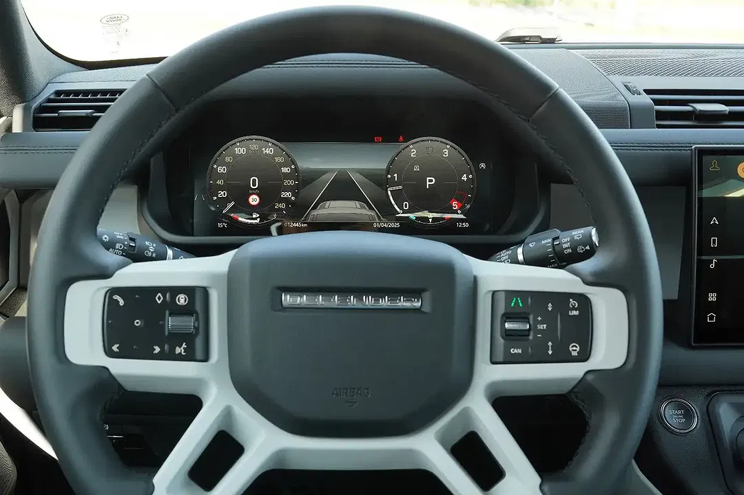 Land Rover Defender - Thumbnail 15