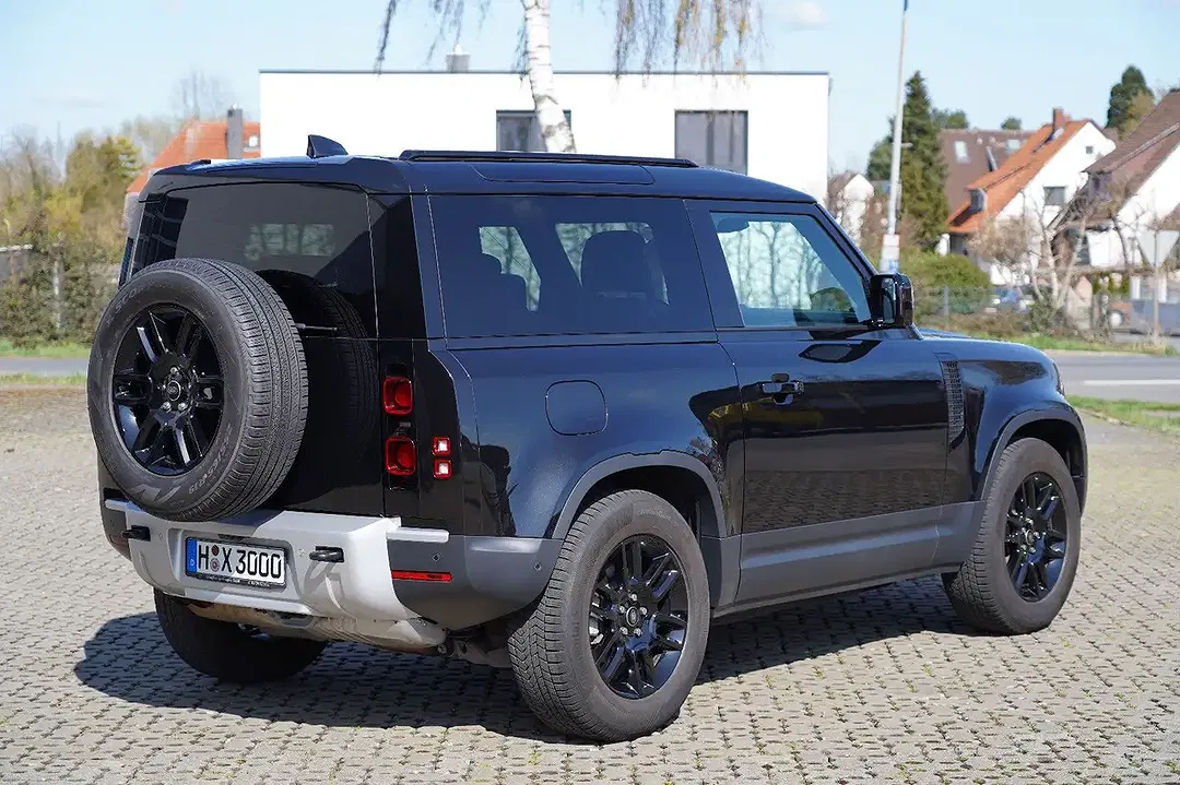 Land Rover Defender - Thumbnail 7