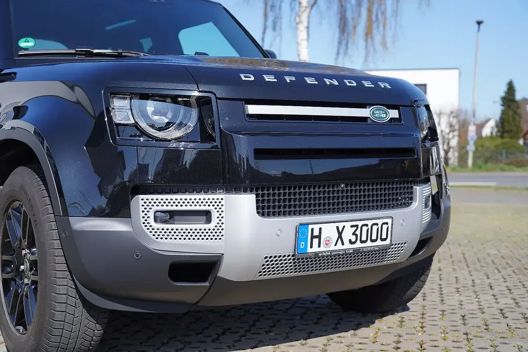 Land Rover Defender - Thumbnail 8