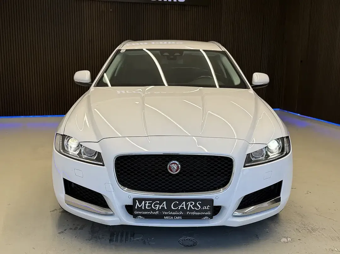 Jaguar XF - Thumbnail 4