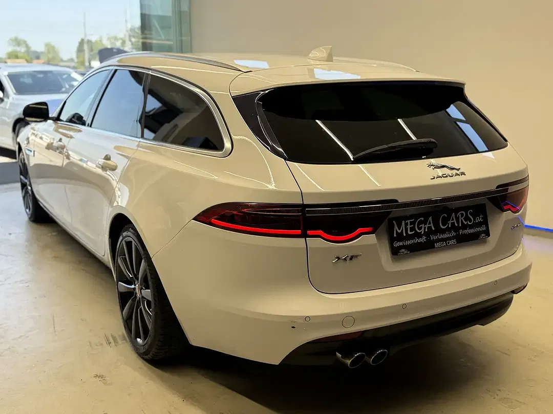 Jaguar XF - Thumbnail 6