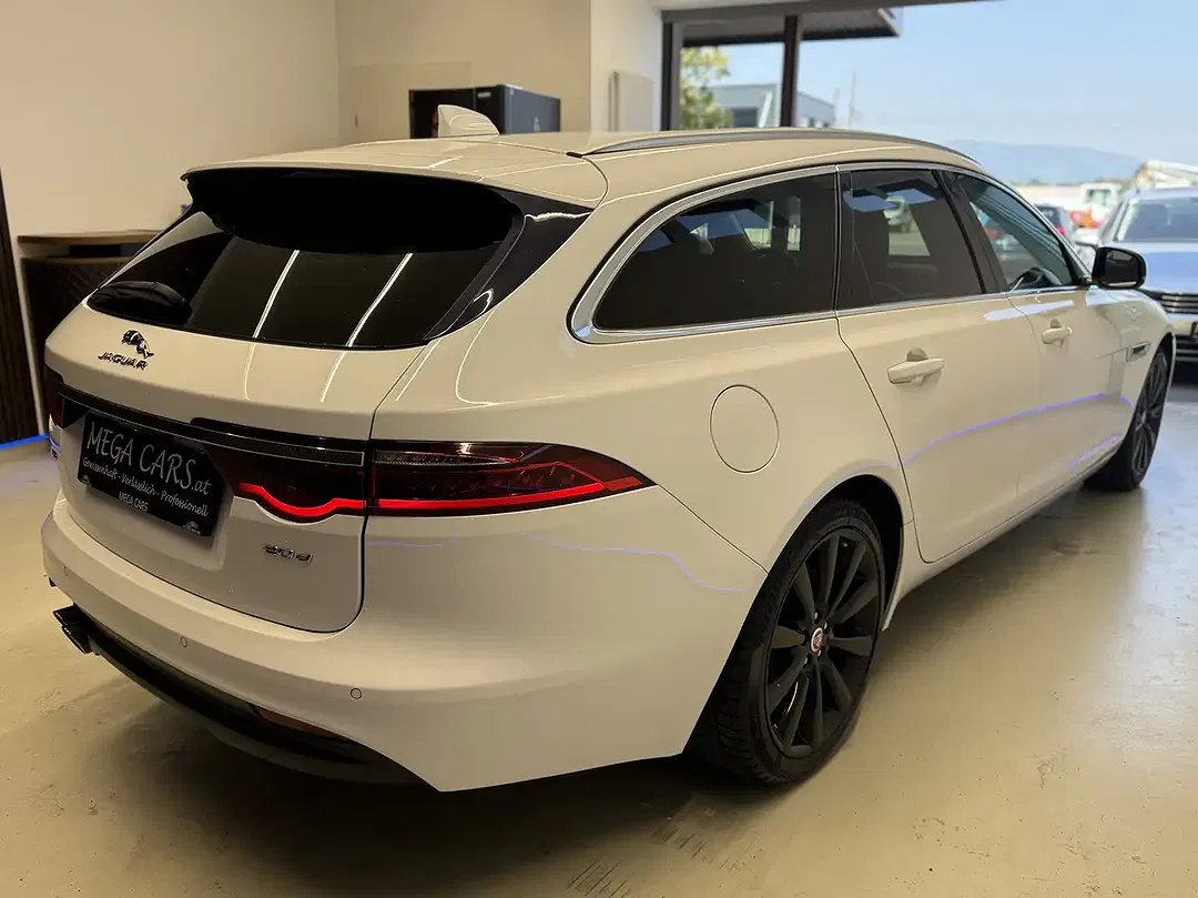 Jaguar XF - Thumbnail 8