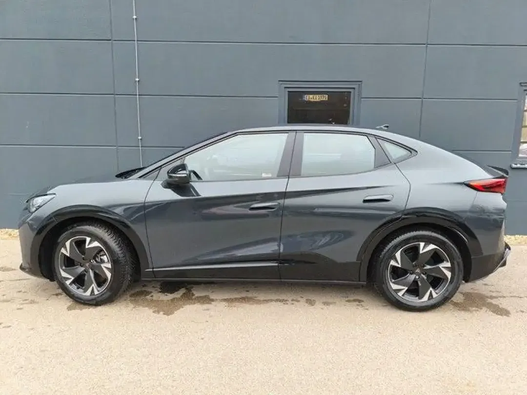 CUPRA Tavascan - Thumbnail 3