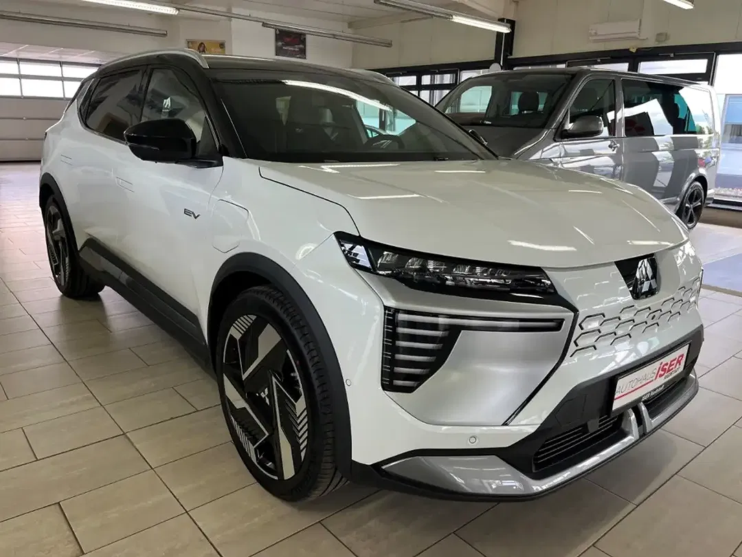 Mitsubishi Eclipse Cross - Thumbnail 3
