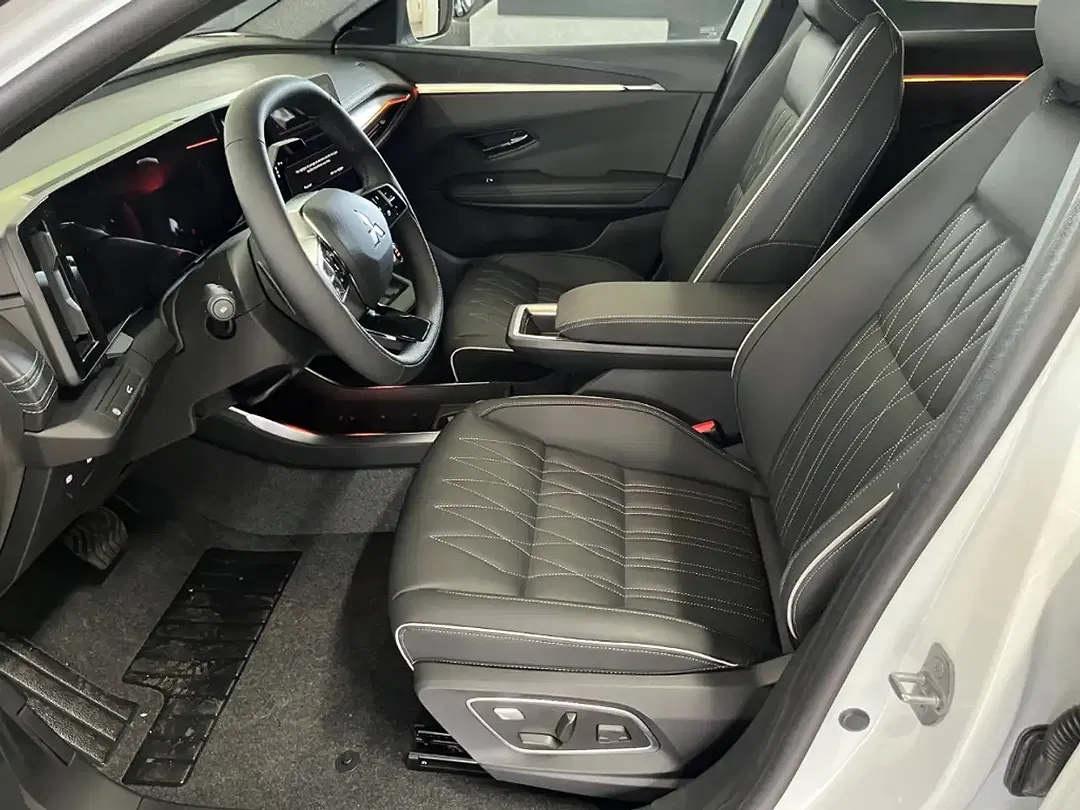 Mitsubishi Eclipse Cross - Thumbnail 8