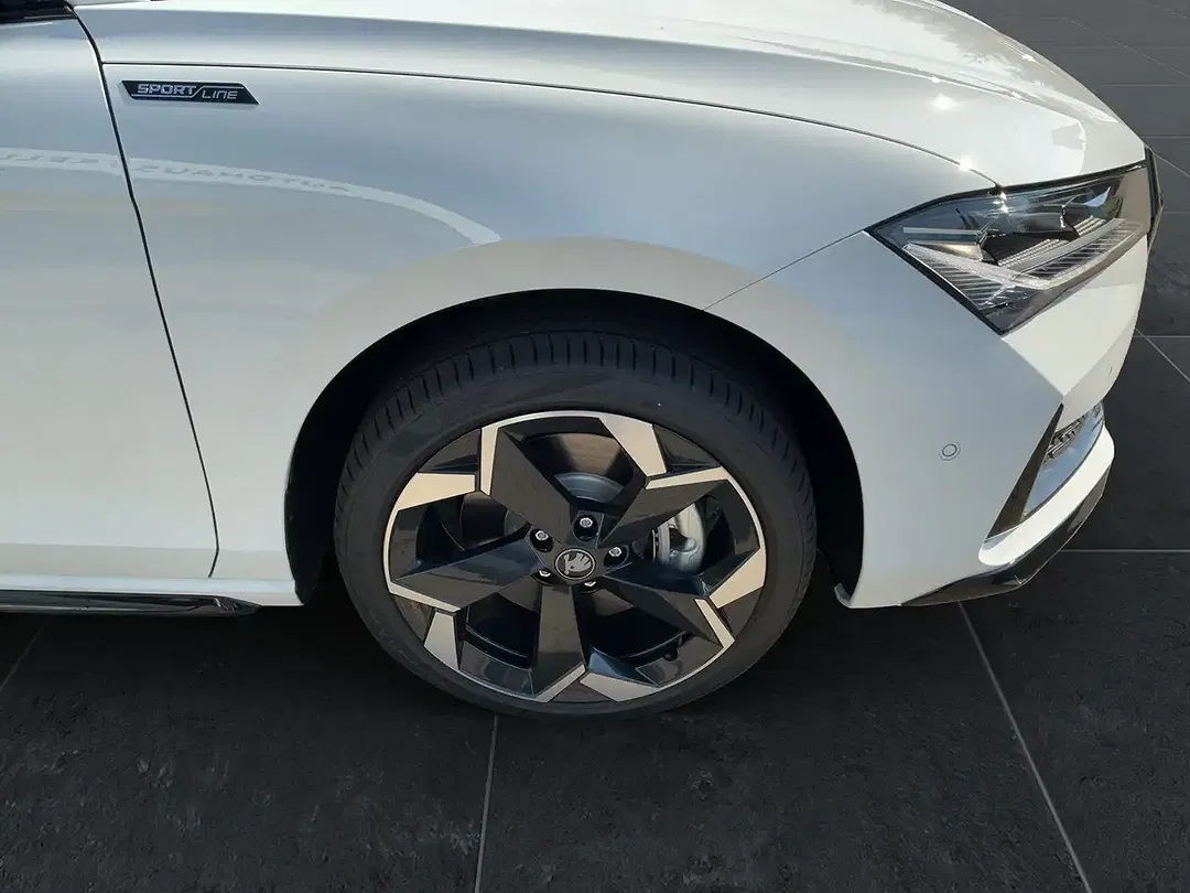 Skoda Superb - Thumbnail 5