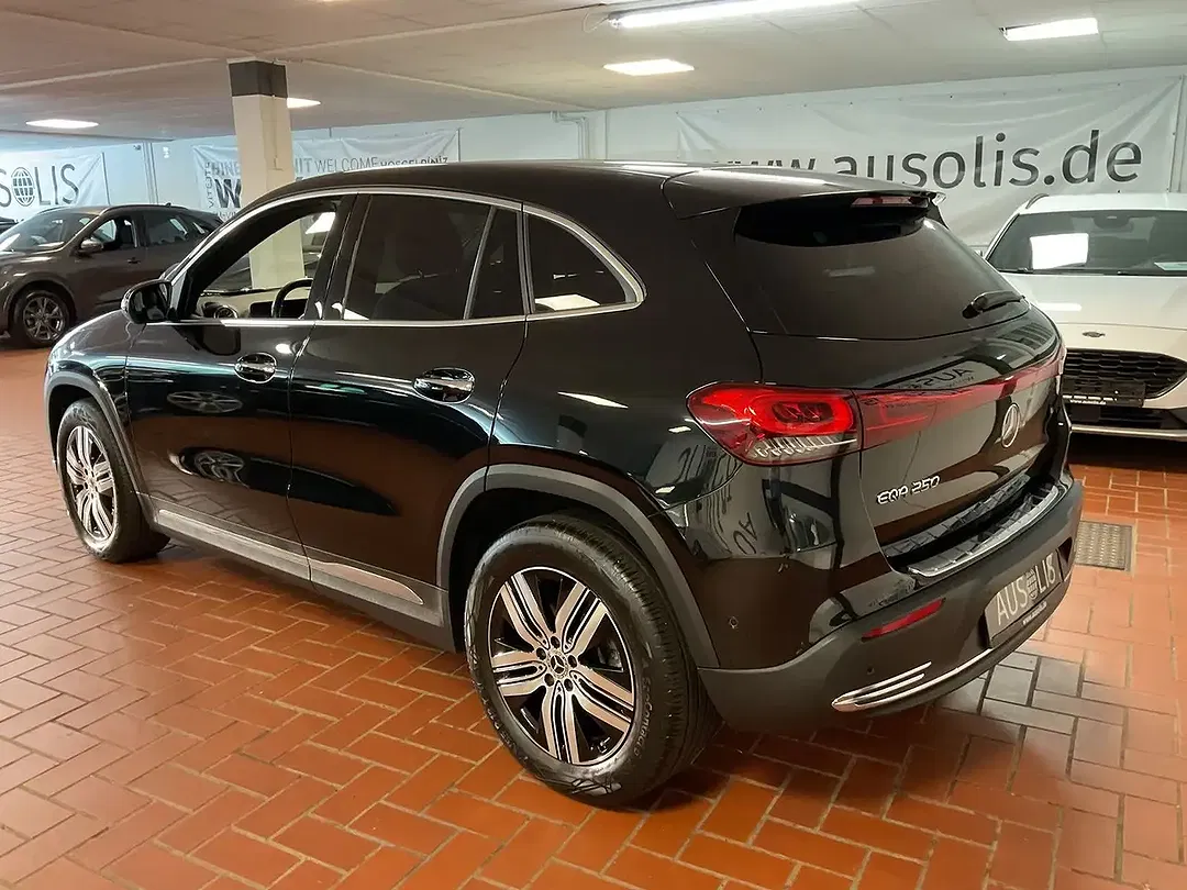 Mercedes-Benz EQA 250 - Thumbnail 4