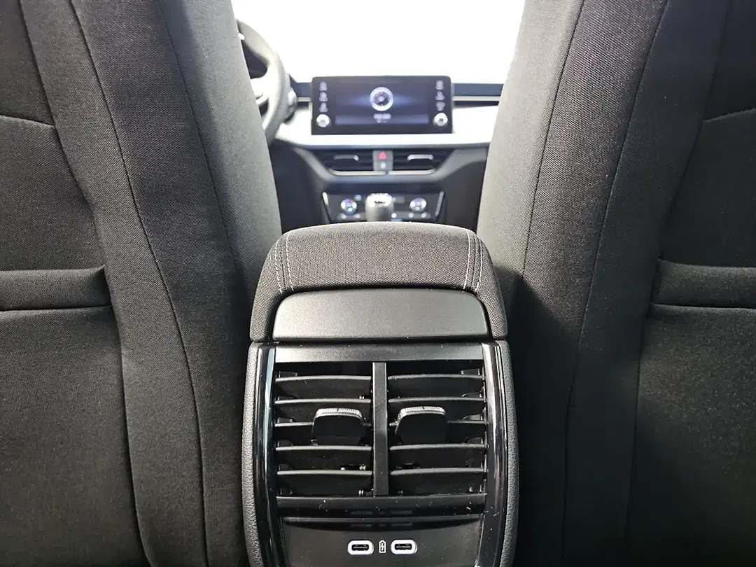 Skoda Kamiq - Thumbnail 7