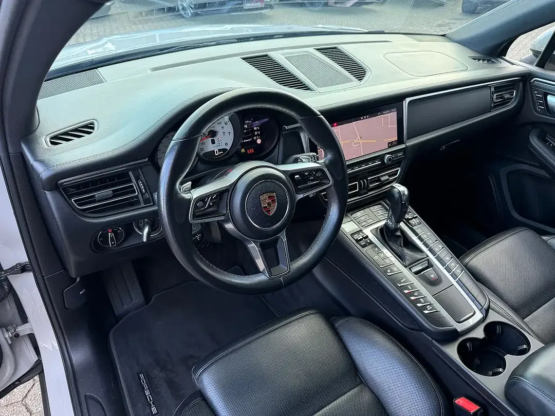 Porsche Macan - Thumbnail 10